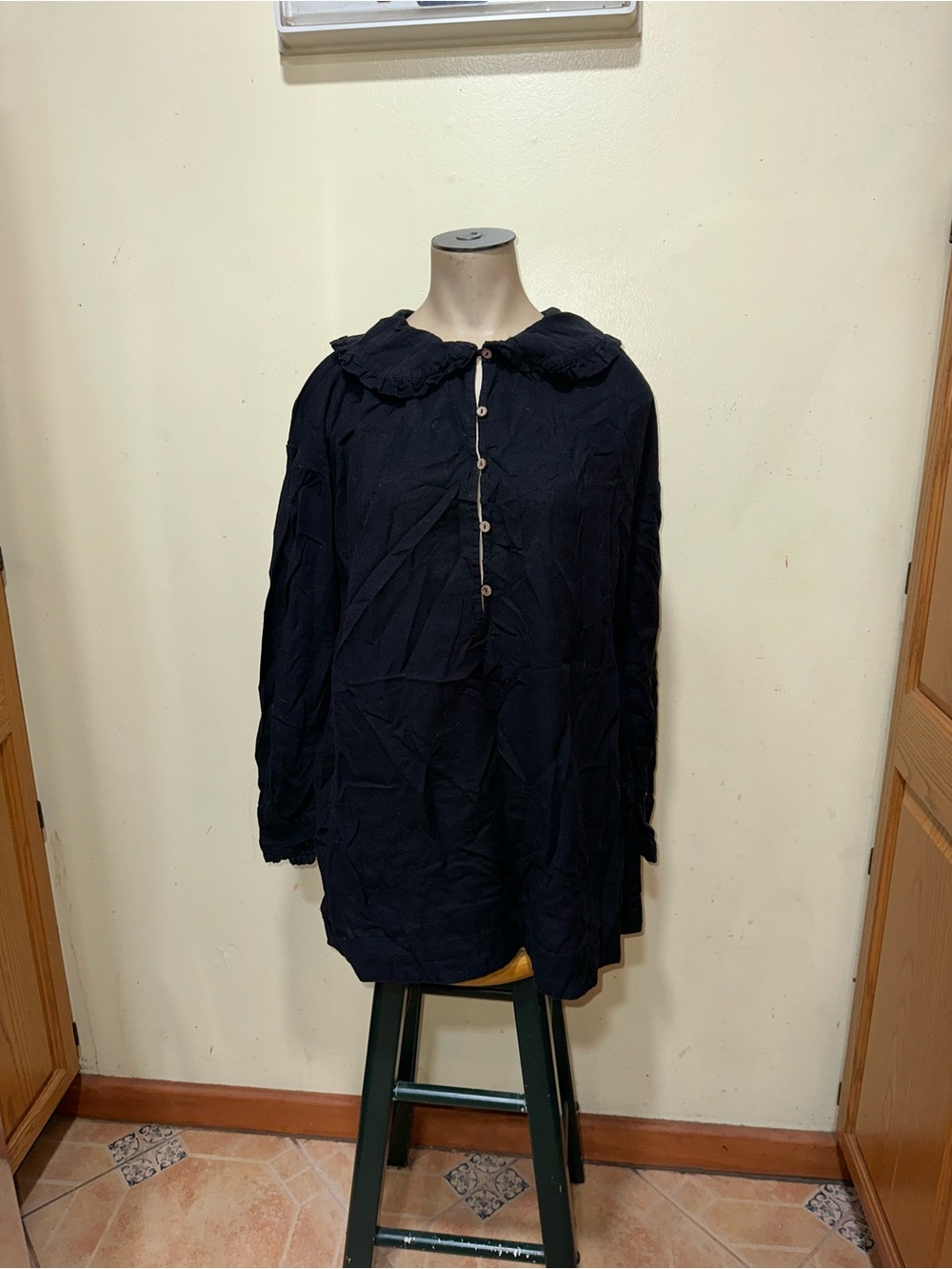 Woman’s Free People long sleeve dress collar